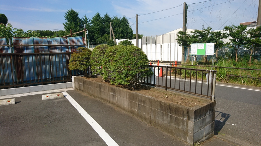 川崎市で造園のほかマンションやオフィスの植栽管理も手掛けます